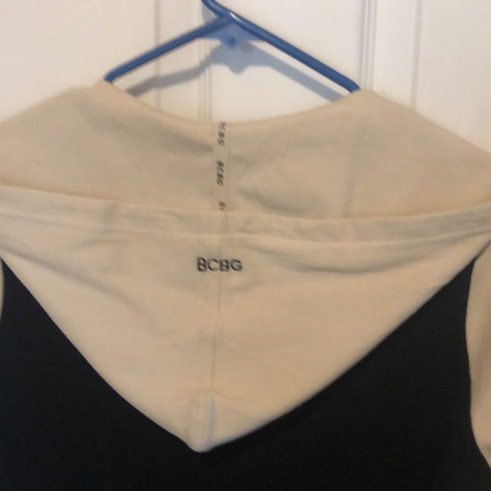 BCBG light weight jacket - Picture 3 of 7